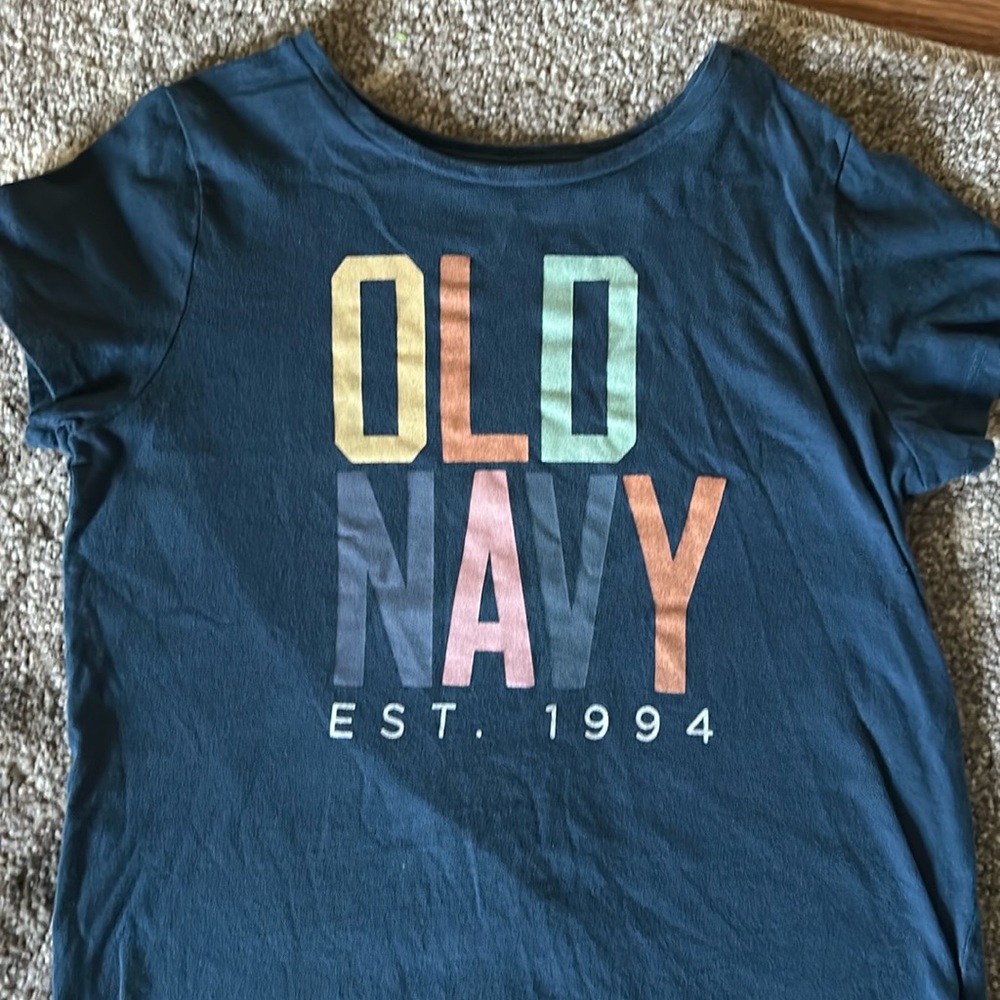Cute old navy shirt